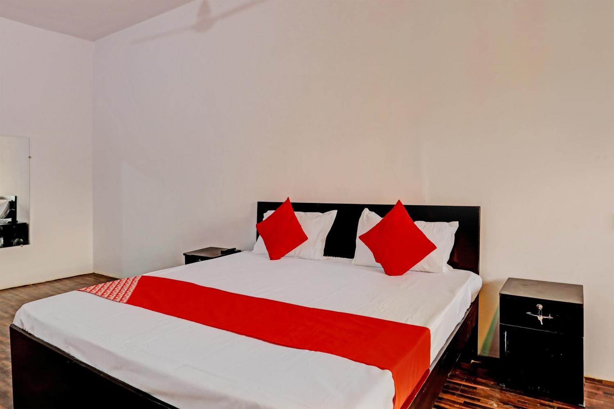 Hotel O Samrat Ghaziabad Esterno foto